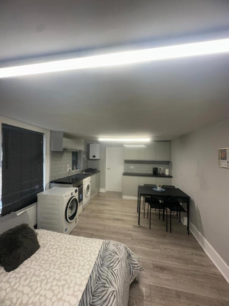 Super Central 2 Bed Flat Londra Dış mekan fotoğraf